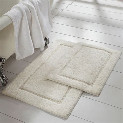 We also have in store bath runners, toilet seat covers, in shower bath mats, and bath rugs sets for your browsing pleasure. . Bath mats at target
